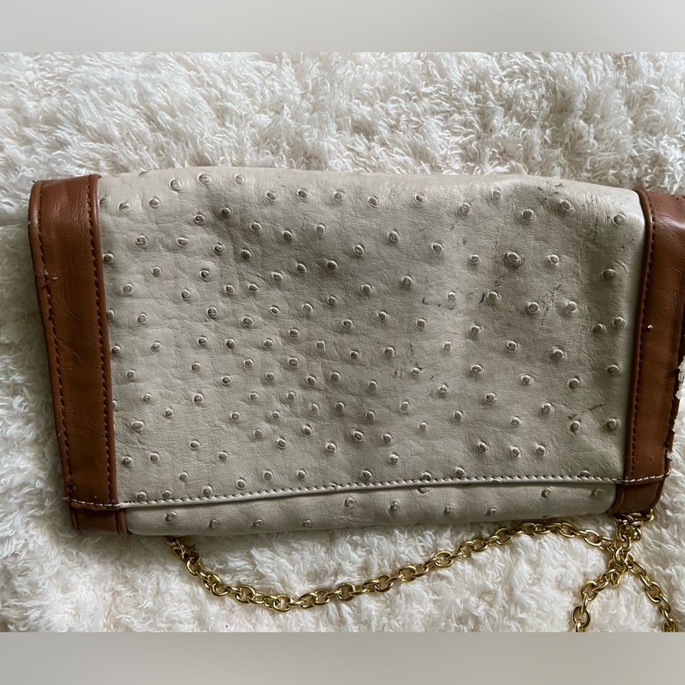 Faux Ostrich Envelope Clutch/Crossbody Bag with Gold Chain - Picture 9 of 10